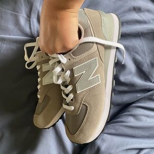 Womens New Balance Classic 574 Shoe, US Size 8.5